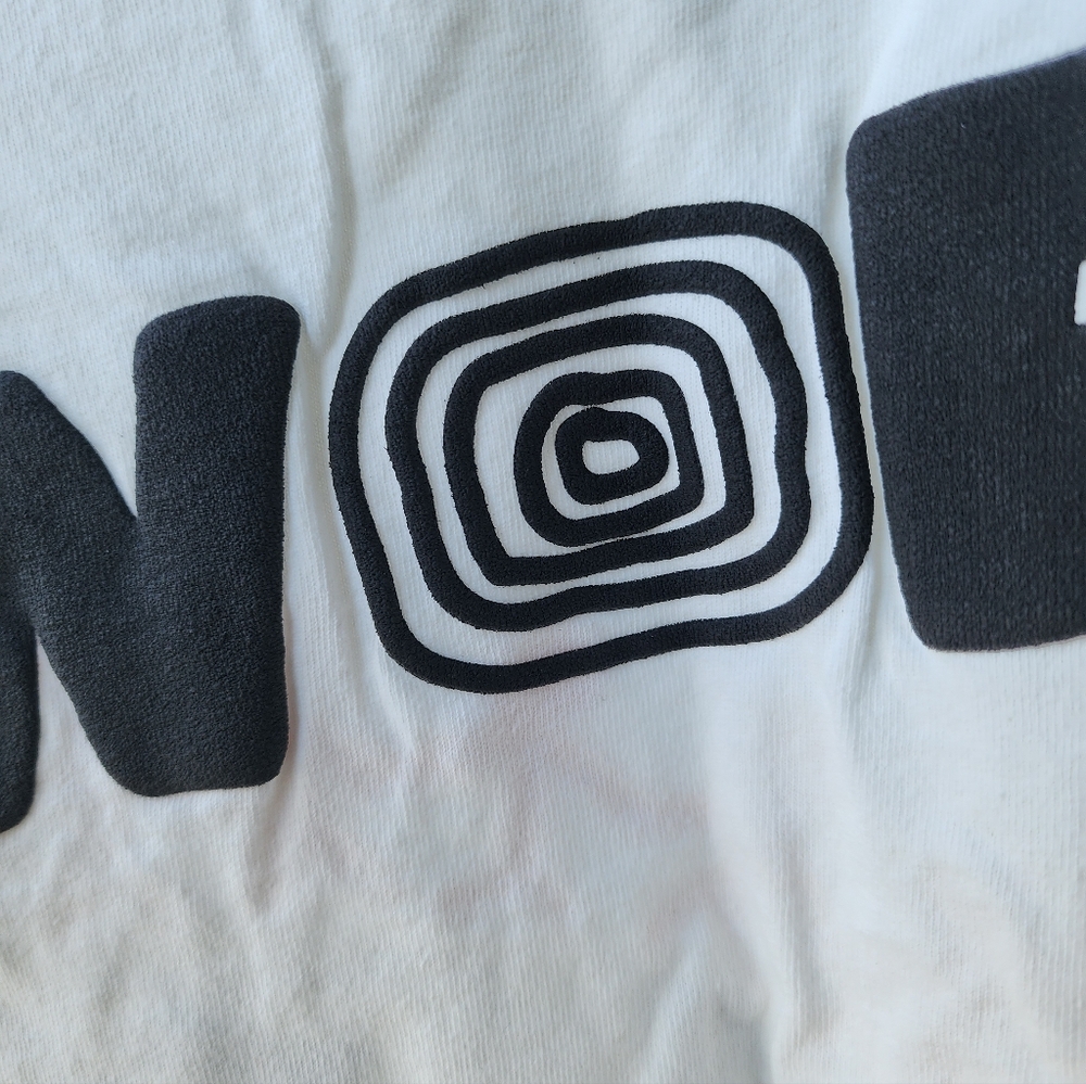 Travis Scott White Astroworld Tee with Earth Graphic - Picture 11 of 11